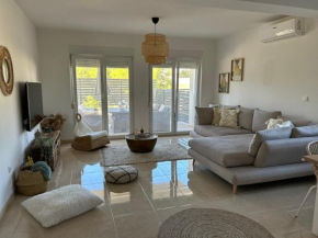 M RESIDENCE, Petrcane